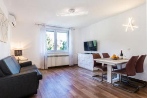 Modern 2BDR Apartment in Old Town- BEST LOCATION